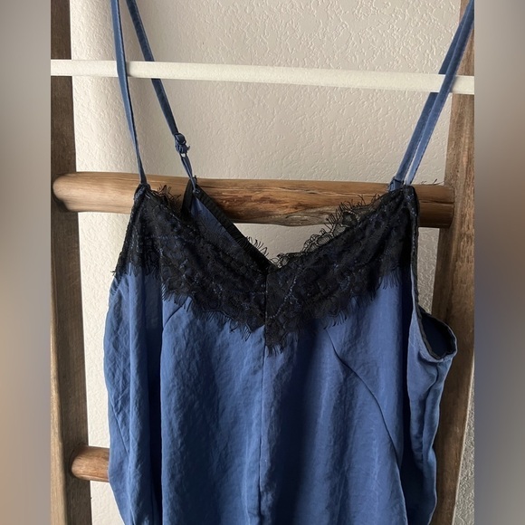 Blue tank with black lace - size small - Picture 3 of 4